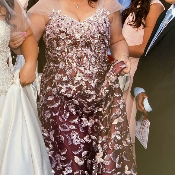 COPY - Beautifully detailed Ysa Makino gown - Picture 7 of 9